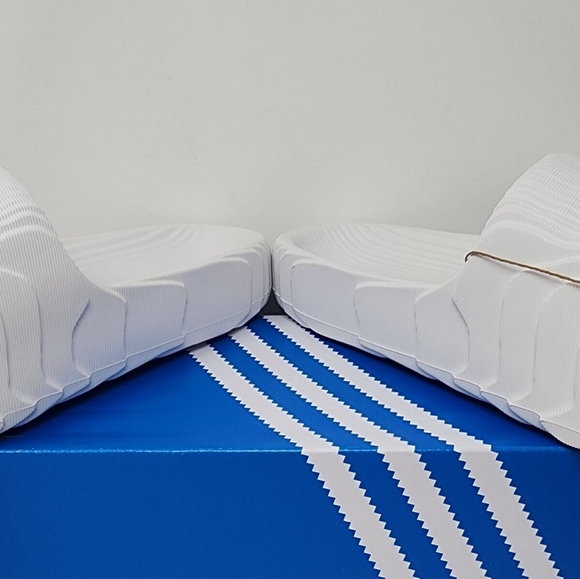 Adidas Adilette 22 UNISEX Sandal Men's Size 8/Women's SIZE 9.5 Brand New In Box - Picture 4 of 8